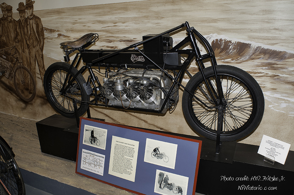 Glenn-Curtiss-worlds-fastest-Human-_-1908_.jpg